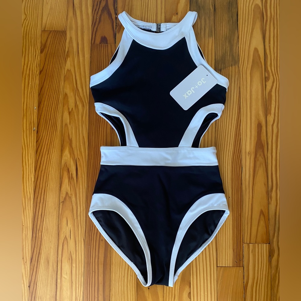 Jo+Jax Power Up Leo. AXS. New w/ Tags.